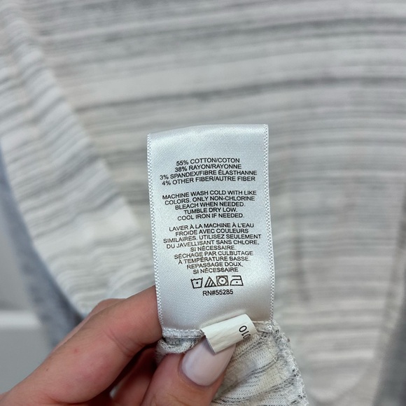 EXPRESS Men’s Sweater - Picture 2 of 4